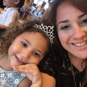 Meet your Posher, Amneris